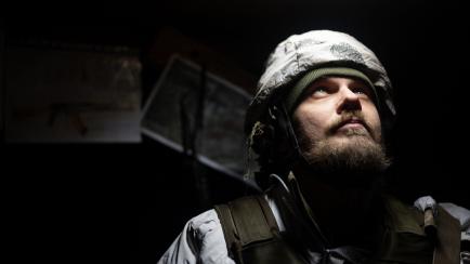 Un soldado ucraniano destinado en Avdiivka, retratado el pasado lunes. 