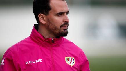El actual técnico del Rayo Femenino, Carlos Santiso