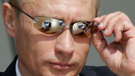 Vladimir Putin, con gafas de sol.