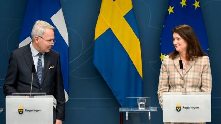 Los ministros de relaciones exteriores de Finlandia y Suecia.