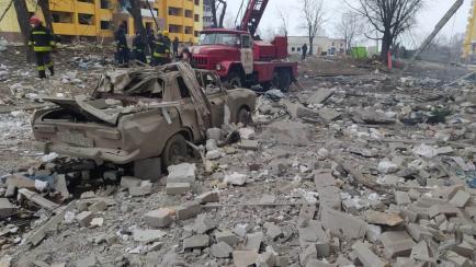 Destrozos en Chernígov tras un ataque contra edificios de viviendas