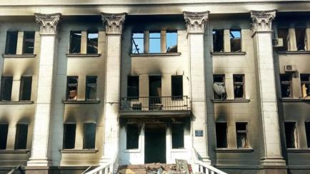 Imagen del teatro de Mariupol tras ser bombardeado.