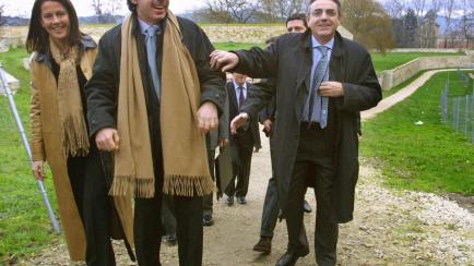 José María Aznar, junto a la entonces alcaldesa de Pamplona, Yolanda Barcina, y el presidente de Navarra, Miguel Sanz, en 2004.