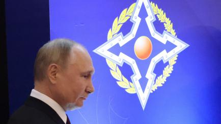 Vladimir Putin, ayer, durante la cumbre de la Organización del Tratado de Seguridad Colectiva en Armenia. 