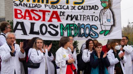 Protesta de médicos de familia y pediatras en huelga. Madrid, el 24 de noviembre de 2022.