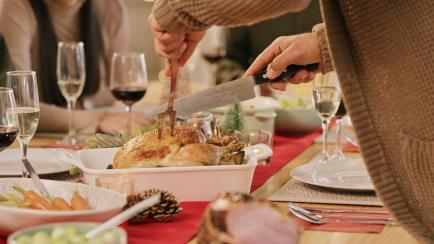 Imagen de archivo de una cena navideña.