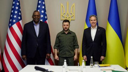 Ukraine's President Volodymyr Zelenskiy poses for a picture with U.S. Secretary of State Antony Blinken and U.S. Defense Secretary Lloyd Austin before a meeting, as Russia's attack on Ukraine continues, in Kyiv, Ukraine April 24, 2022. Ukrainian...