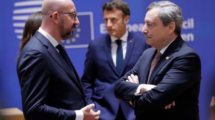Michel y Draghi durante la cumbre extraordinaria sobre Ucrania.