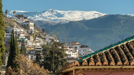 Granada is a city in southern Spain’s Andalusia region, in the foothills of the Sierra Nevada mountains.