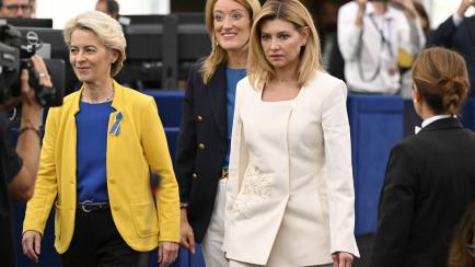 Ursula von der Leyen, Roberta Metsola y la primera dama ucraniana Olena Zelenska a su llegada al debate sobre el estado de la Unión este miércoles en Bruselas.