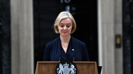 La primera ministra británica, Liz Truss, anunciando su dimisión.