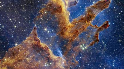 Fotografía divulgada este miércoles por la NASA tomada por el telescopio espacial James Webb donde se aprecian los Pilares de la Creación