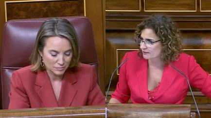 Cuca Gamarra (PP) y María Jesús Montero (PSOE) en el Congreso de los Diputados