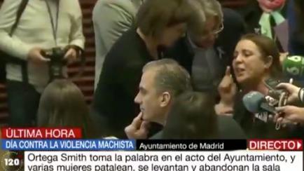 Momento en que una víctima se encara con Ortega Smith