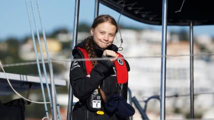 Climate change activist Greta Thunberg arrives aboard the yacht La Vagabonde at Santo Amaro port in Lisbon, Portugal December 3, 2019. REUTERS/Rafael Marchante