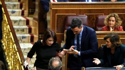 Lastra, auxiliada por Sánchez tras tropezarse