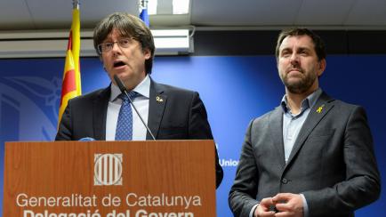 Former Catalan leader Carles Puigdemont and regional minister Antoni Comin hold a news conference in Brussels, Belgium December 19, 2019.  REUTERS/Johanna Geron