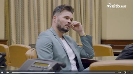 Gabriel Rufián en una entrevista con EITB en una sala del Congreso.