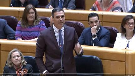 Pedro Sánchez, en el cara a cara del Senado frente a Feijóo.