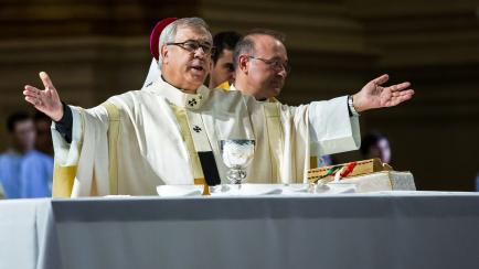 El arzobispo de Granada, Francisco Javier Martinez, durante un oficio religioso en 2014