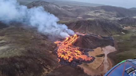Erupción del volcán Fagradalsfjall cerca de la capital islandesa Reykjavik.