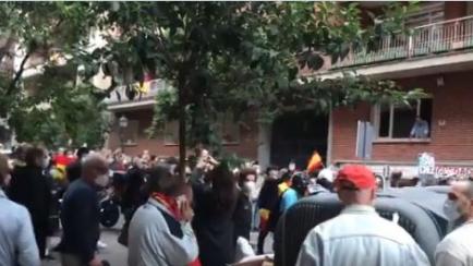 Manifestación sin medidas de seguridad en el Barrio de Salamanca de Madrid