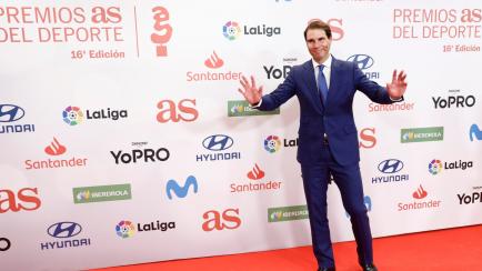 El tenista Rafael Nadal posa a su llegada a la 16ª gala de los premios AS del Deporte