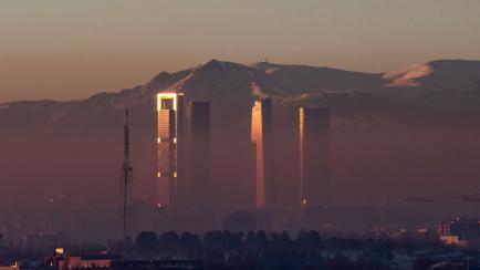 Vista de las torres de Madrid, con altos índices de polución.