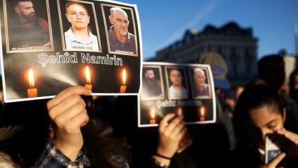 Homenaje a las tres víctimas del tiroteo en París del pasado 23 de diciembre. 