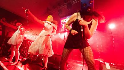 Imagen de archivo de un concierto de Pussy Riot en Edimburgo en noviembre de 2022.
