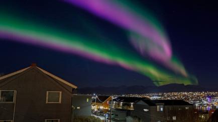 Auroras boreales sobre la localidad noruega de Tromso vistas el 2 de noviembre
