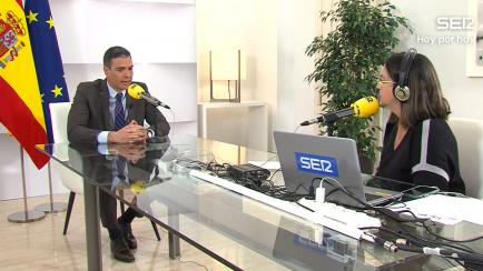 El presidente del Gobierno, Pedro Sánchez, durante la entrevista en 'Hoy por Hoy'.