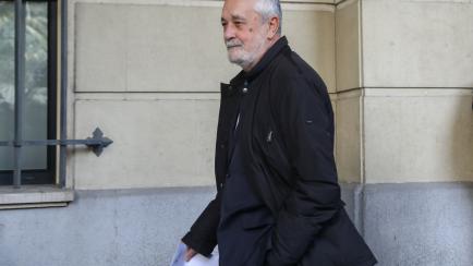 Jose Antonio Griñán, en una foto de archivo a la salida de la Audiencia de Sevilla. 