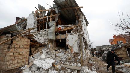 Una vivienda destruida por misiles rusos en Hlevakha (Kiev).