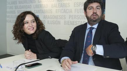 Los presidentes de la Comunidad de Madrid, Isabel Diaz Ayuso, y de Murcia, Fernando López Miras; durante la reunión del Comité Ejecutivo Nacional del partido.