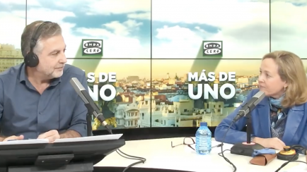 Carlos Alsina entrevistando a Nadia Calviño en 'Más De Uno'