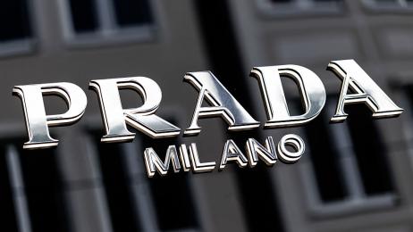 Prada anuncia la adquisición de Versace por 1.250 millones de euros