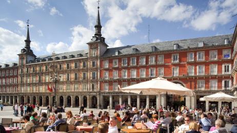Llega a Madrid desde EEUU, ve el estilo de vida de los españoles y suelta todo esto: ya le han respondido 8.000 personas