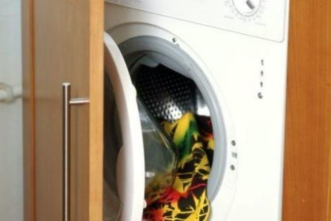 Qué prendas no se pueden meter en la secadora, según la OCU