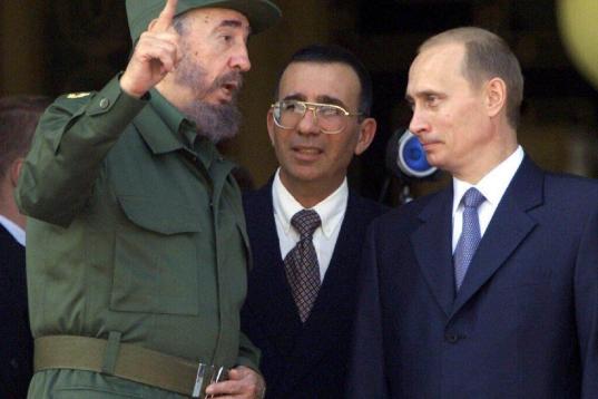 En el 2000, el presidente ruso, Vladimir Putin, acudió a La Habana para anunciar el cierre de una unidad de espionaje contra EEUU que funcionaba en la isla