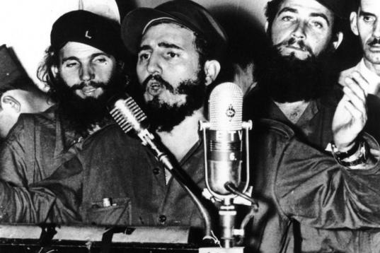 Fidel Castro al anunciar que la revolución cubana ha vencido al Gobierno