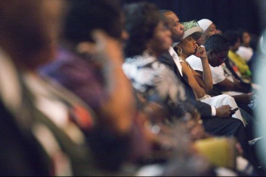 Un grupo de asistentes a la conferencia de Romney de la Asociación Nacional para el Progreso de la Personas de Color (NAACP)