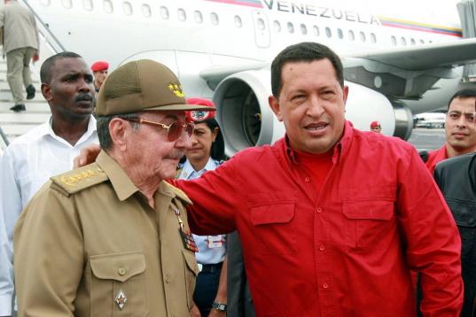 En 2006, en una visita oficial a Cuba con el presidente Raúl Castro