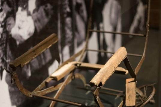 Estructura de un carrito de niño encontrada en Auschwitz en 1945.