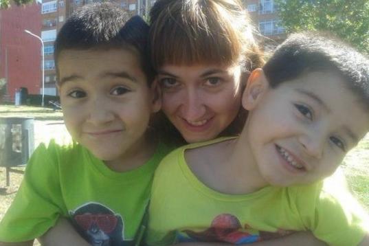 Rosa Torres envía una foto del 12 de octubre por la tarde. "Con mis dos enanos, estábamos en el parque y ellos no paraban de montar  en bici, son mi soletes y les adoro, se llaman Marcos (6 años) y Enrique (4)"