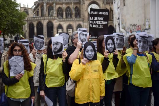 Activistas como Samar Badawi o su hermano Raif Badawi son ejemplo de los cientos de detenidos por publicar lo que la monarquía no quiere leer o por defender los derechos de las pisoteadas mujeres. A estos colectivos se les aplican de...