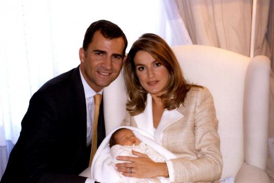 Foto de Navidad de los príncipes de Asturias junto a la infanta Leonor en 2005.