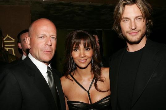 NEW YORK - APRIL 10:  Actors Bruce Willis and Halle Berry and boyfriend Gabriel Aubry attend the 'Perfect Stranger' premiere after party at TAO, April 10, 2007 in New York City.  (Photo by Evan Agostini/Getty Images)