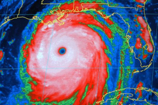 Una imagen de archivo del 28 de agosto del 2005 divulgada por la Agencia Nacional Océanica y Atmosférica tomada con un sistema infrarrojo desde un satélite del huracán Katrina en el Golfo de México. (Foto AP/NOAA)