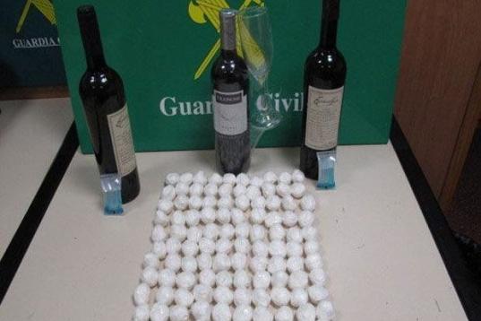 10.000 botellas de vino tinto con entre 200 y 300 gramos de cocaína.